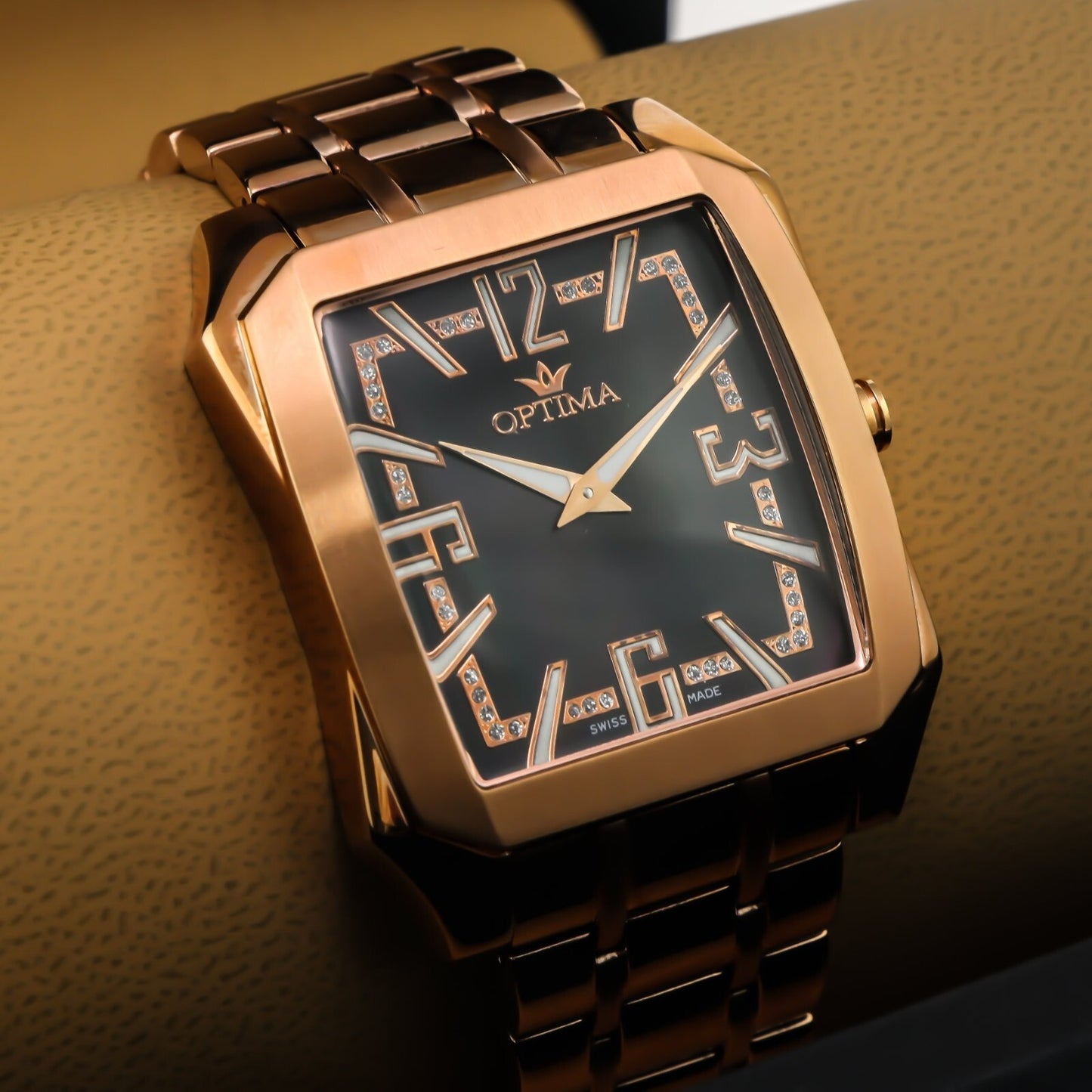 Optima • Reloj suizo • Acero inoxidable • 39 mm • Cuarzo • 3 ATM • OSM228