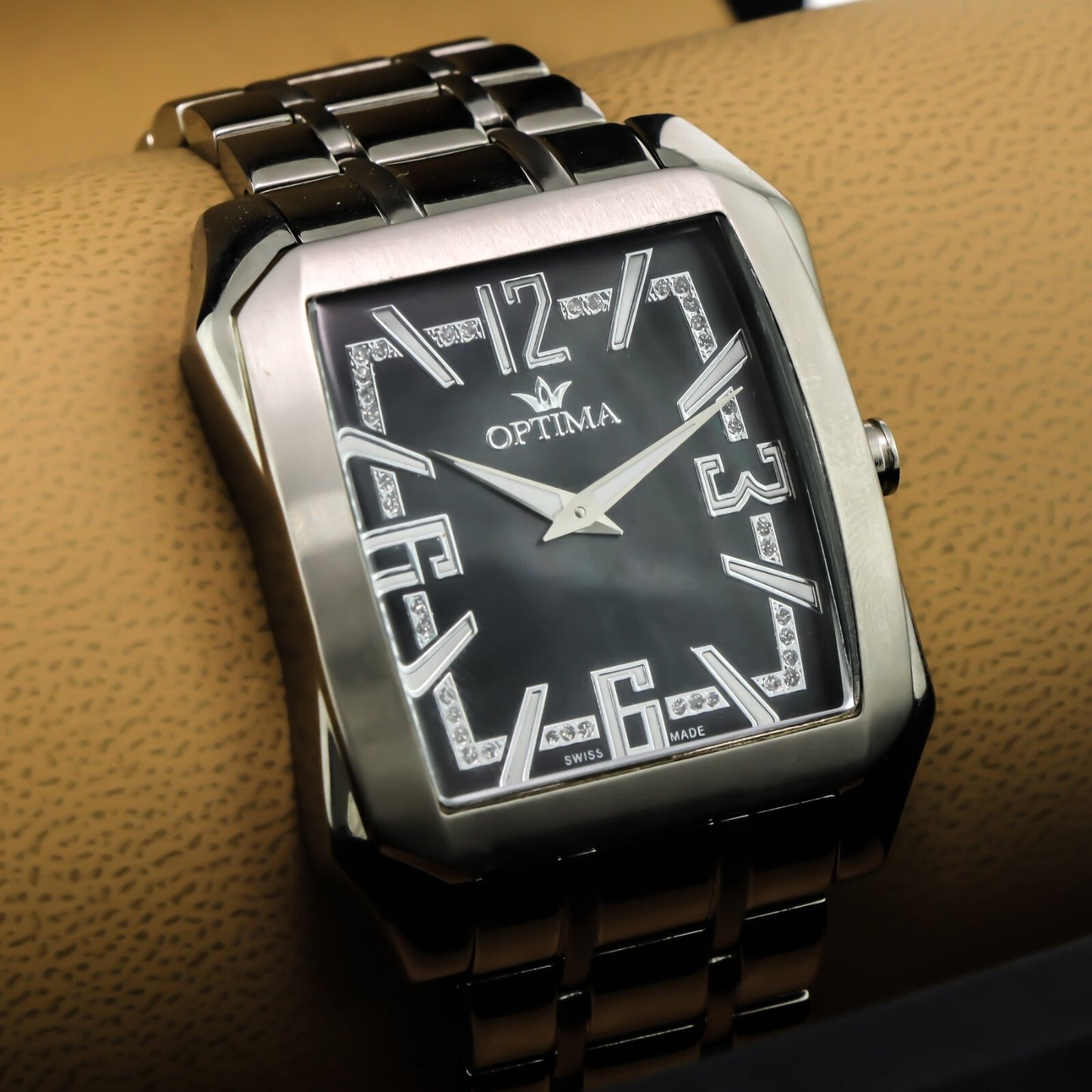 Optima • Reloj suizo • Acero inoxidable • 39 mm • Cuarzo • 3 ATM • OSM228