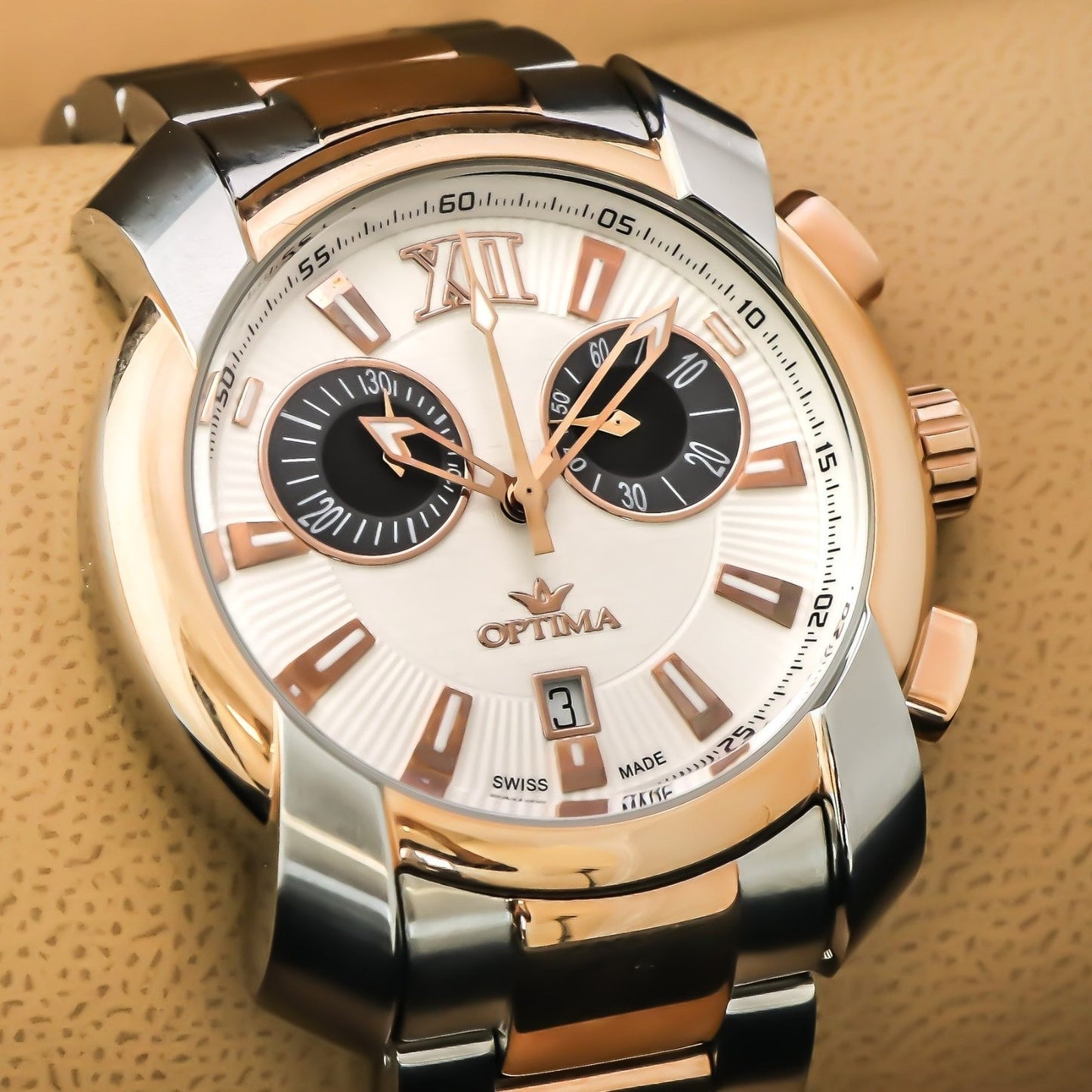 Optima • Swiss Chronograph Watch • Stainless Steel • Quartz • 43mm  • OSC275