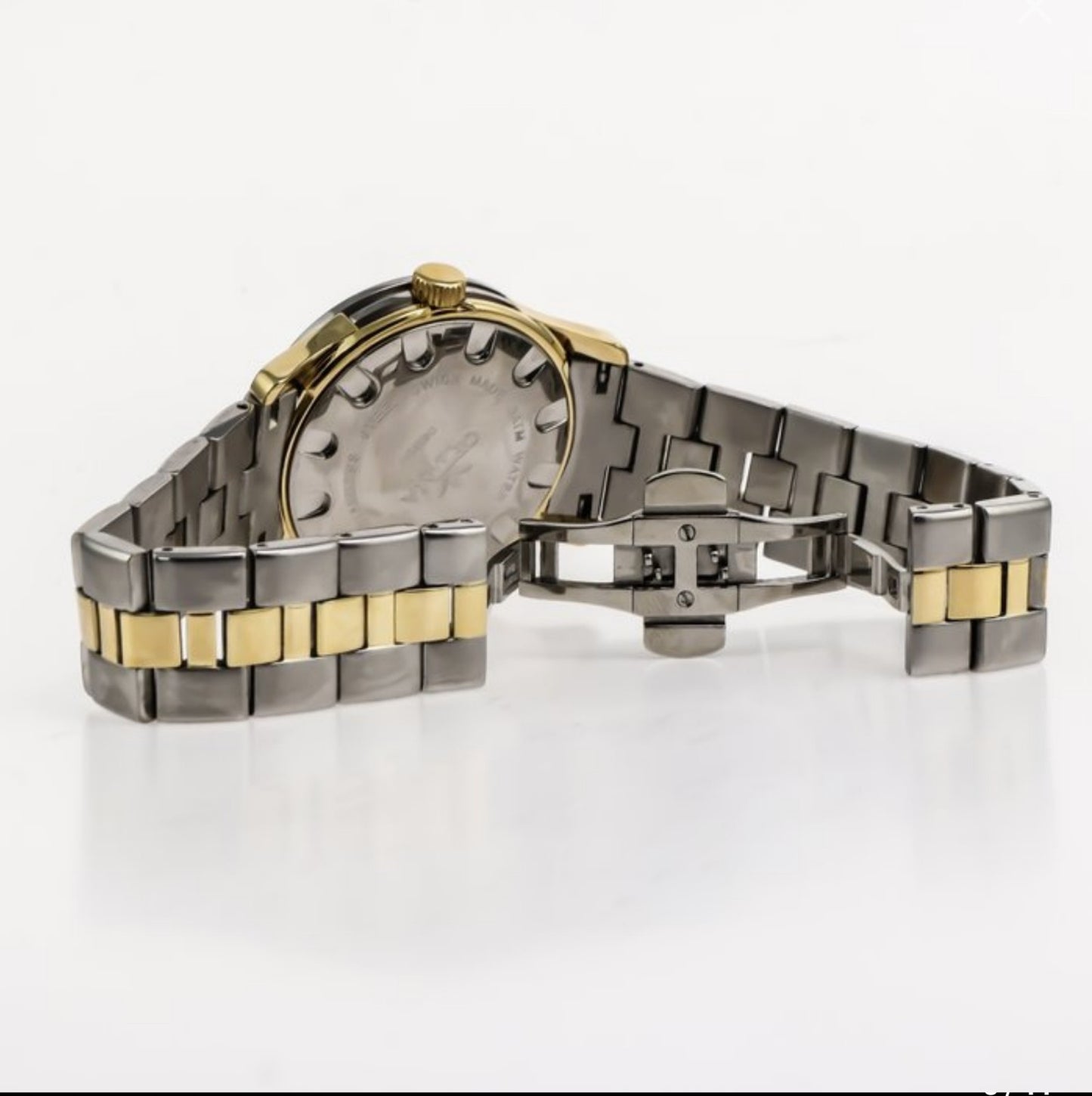 Optima • Swiss Watch • Stainless Steel Quartz • 39mm • 3ATM OSM234