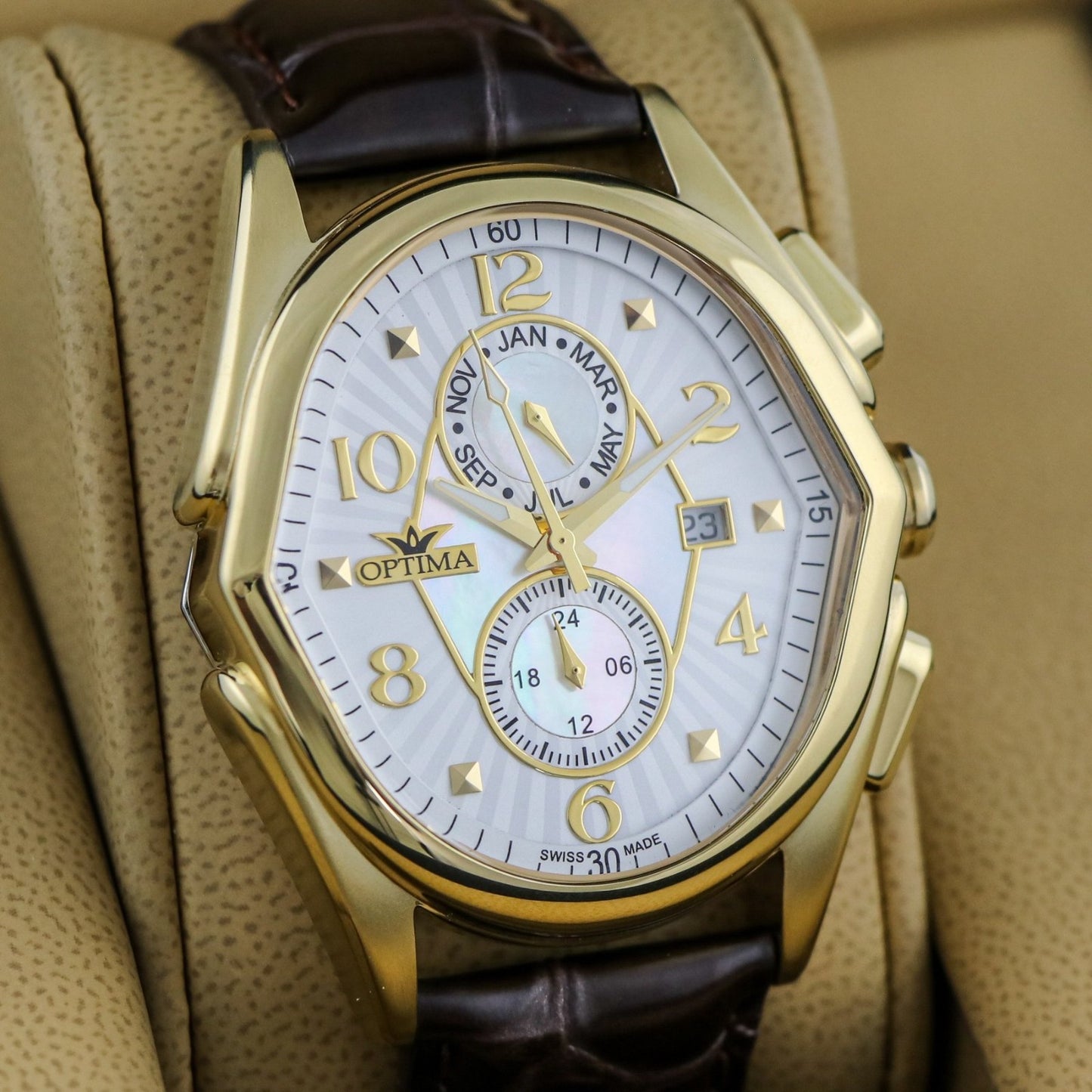 Optima • Swiss Watch • Stainless Steel • 42 mm x 44.5mm• Quartz • 5ATM • OSC272