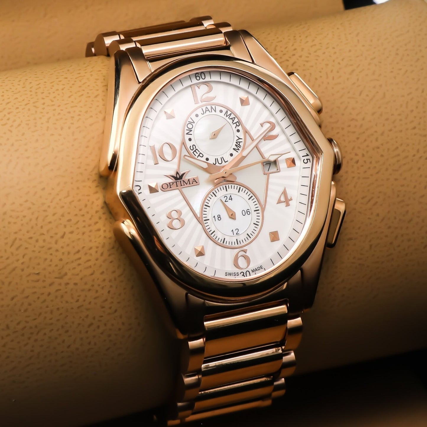 Optima • Swiss Watch • Stainless Steel • 42mm x 44.5mm • Quartz • 5ATM • OSC272