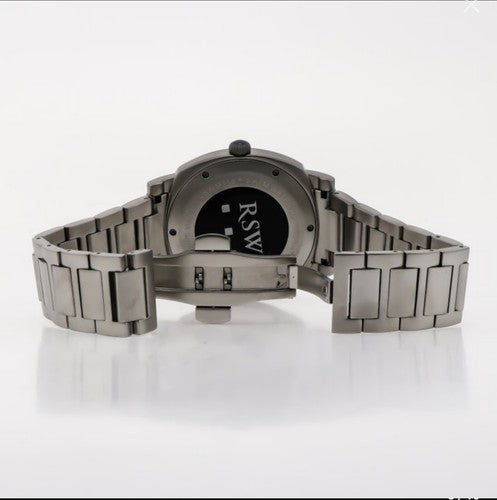 RSW • 46.8mm • Swiss Watch • Sapphire • Ronda Quartz • Date • RSWM118